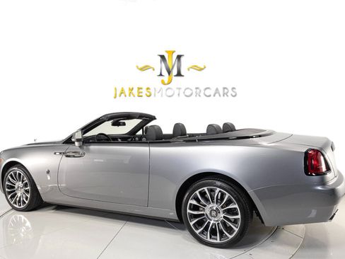 Used 2019 Rolls-Royce Dawn RWD image 7