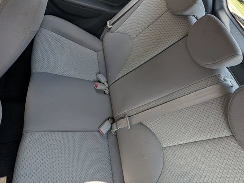 Used 2011 Hyundai Accent SE FWD image 7