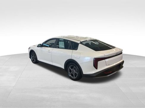 Certified 2025 Kia K4 LXS FWD image 4