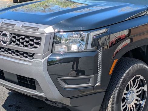 Used 2025 Nissan Frontier SV AWD/4WD image 9