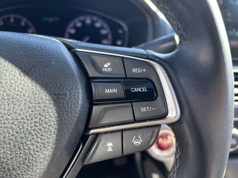 Used 2018 Honda Accord Touring image 17