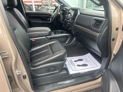 Used 2021 Nissan Titan PRO-4X w/ Pro-4x Convenience Package AWD/4WD image 11