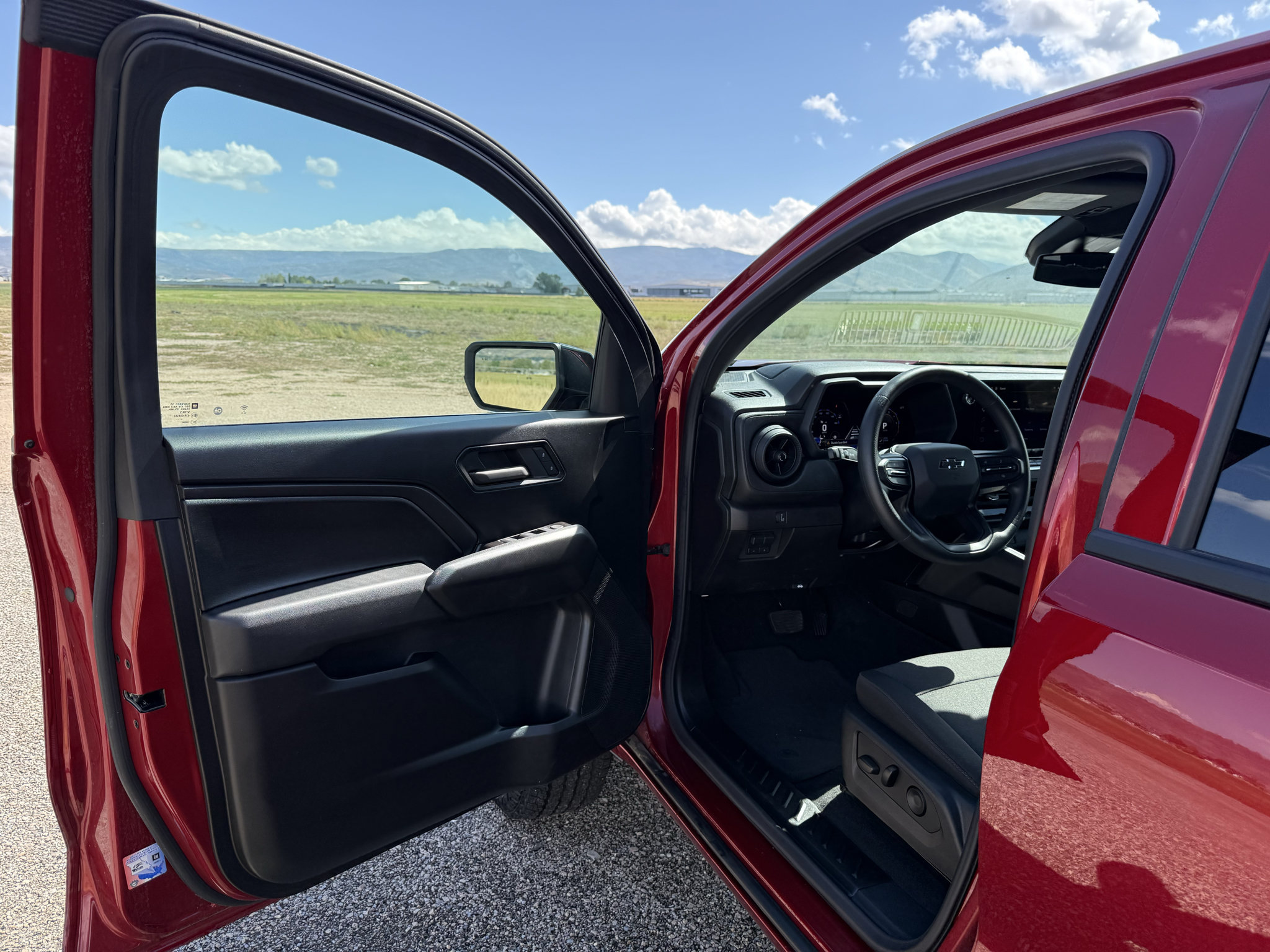 Used 2024 Chevrolet Colorado Trail Boss w/ Technology Package AWD/4WD image 14