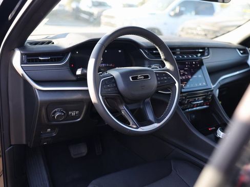 New 2025 Jeep Grand Cherokee Laredo X w/ Trailer Tow Package image 13