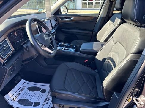 Certified 2025 Volkswagen Atlas SE image 14