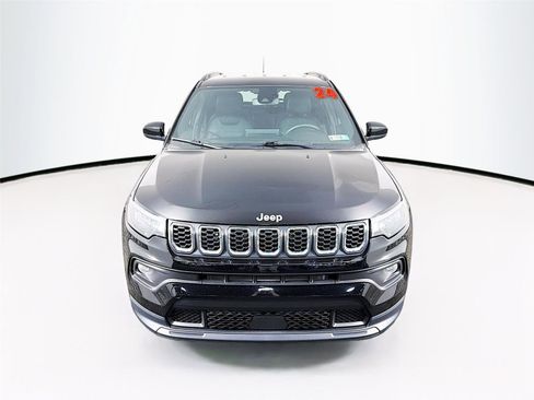 Used 2024 Jeep Compass Latitude AWD/4WD image 13