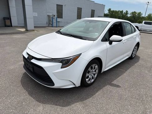 Used 2024 Toyota Corolla LE FWD image 2