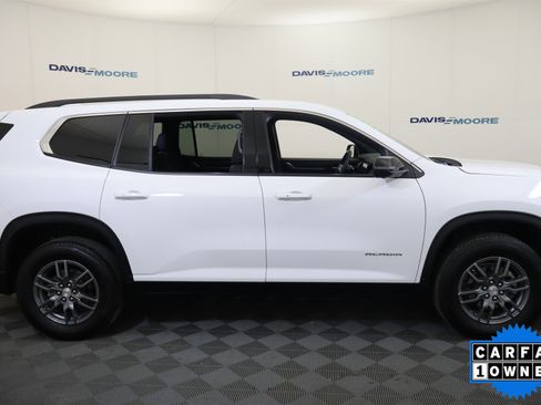 Used 2025 GMC Acadia Elevation image 4