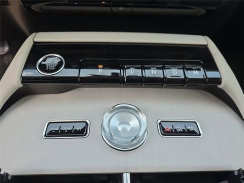 New 2026 Lincoln Navigator Premiere AWD/4WD image 17