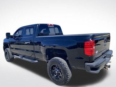 Used 2019 Chevrolet Silverado 2500 LTZ w/ Duramax Plus Package AWD/4WD image 3