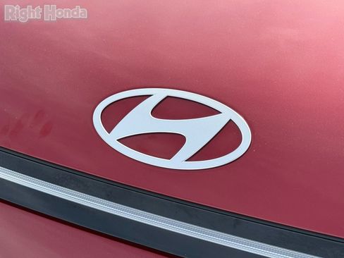 Used 2025 Hyundai Kona SE image 32