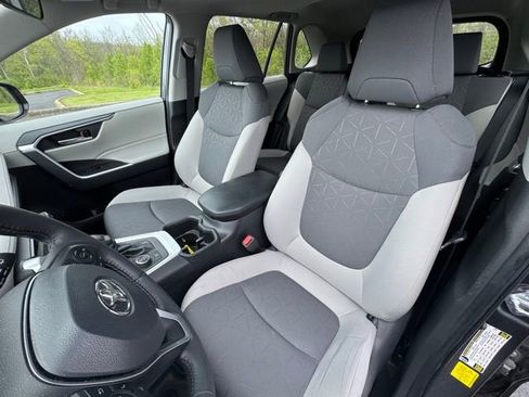 Used 2024 Toyota RAV4 XLE w/ Convenience Package image 11