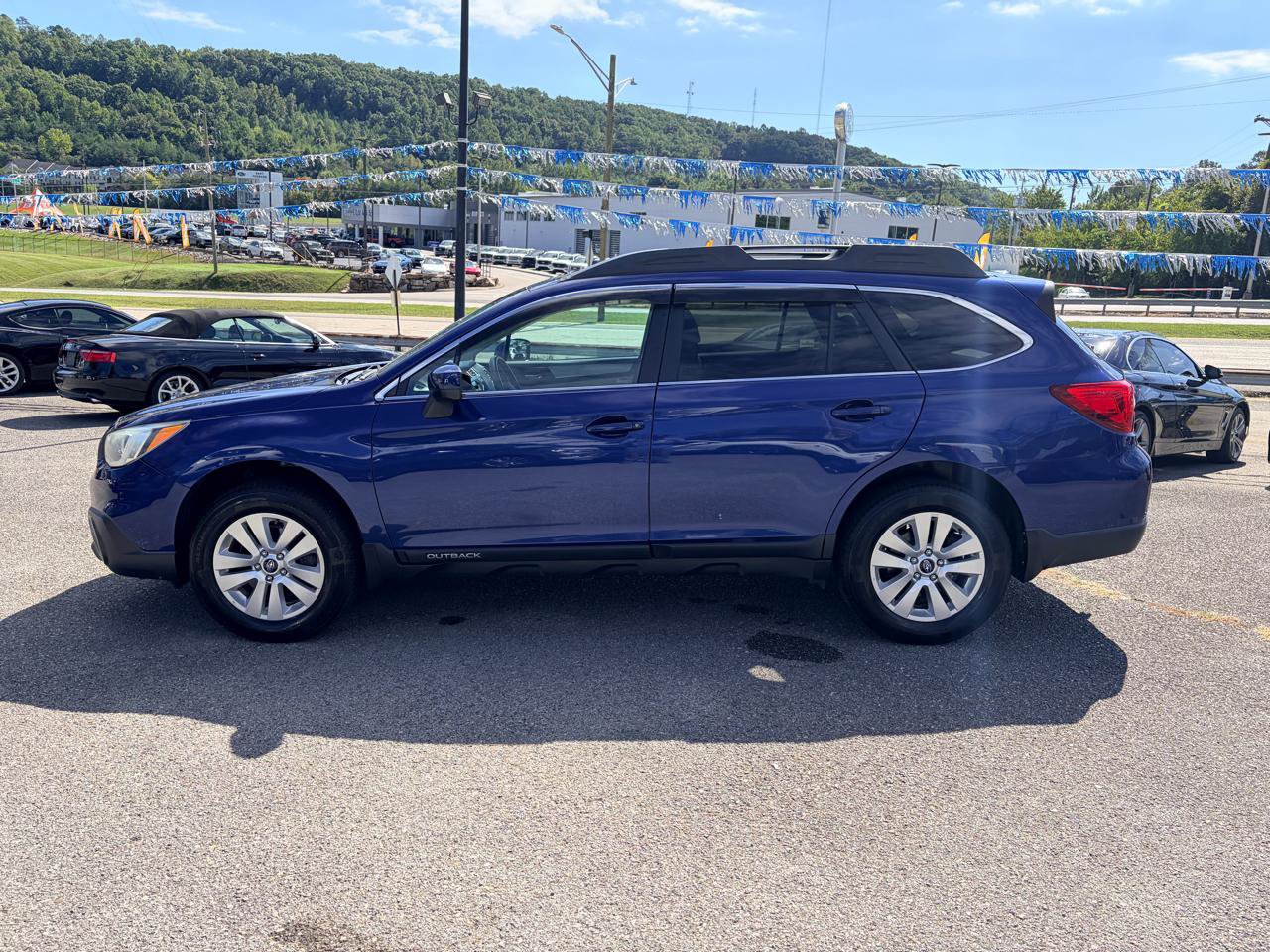 Used 2016 Subaru Outback 2.5i Premium AWD/4WD image 3