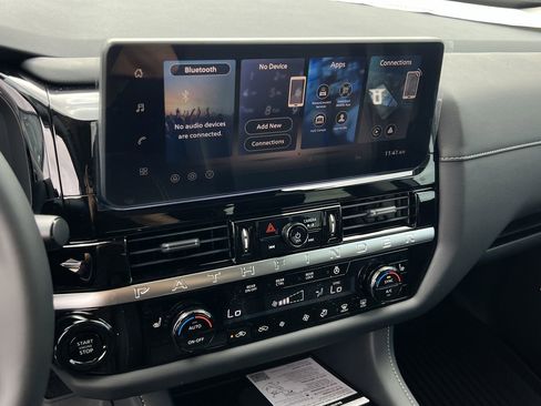 New 2026 Nissan Pathfinder SL image 10