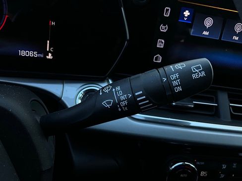 Used 2025 Chevrolet Trax LT image 35