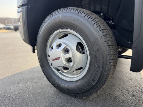 New 2026 GMC Sierra 3500 Pro image 7