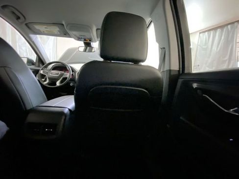 Used 2023 GMC Terrain SLT FWD image 36