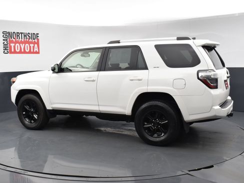 Used 2021 Toyota 4Runner SR5 AWD/4WD image 2