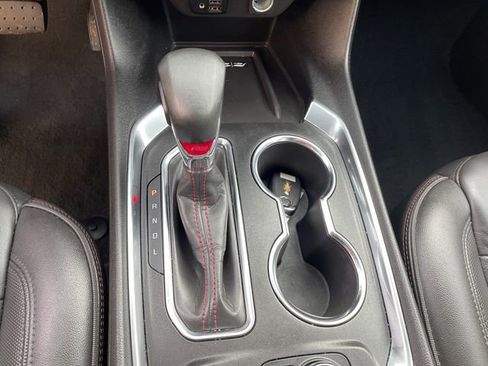 Used 2024 Chevrolet Traverse RS image 38