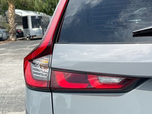 Used 2023 Honda CR-V LX image 10