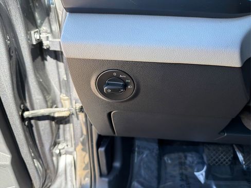 Used 2023 Volkswagen Taos SE image 18