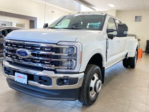 Used 2025 Ford F350 Lariat AWD/4WD image 4