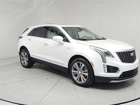 Certified 2025 Cadillac XT5 Premium Luxury w/ LPO, Floor Liner Package image 7