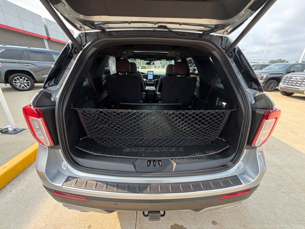 Used 2023 Ford Explorer Platinum w/ Technology Package AWD/4WD image 29
