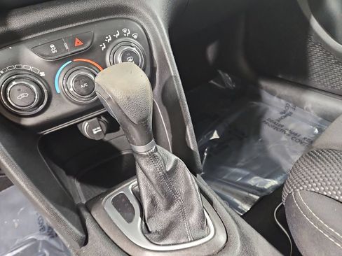 Used 2015 Dodge Dart SXT FWD image 21