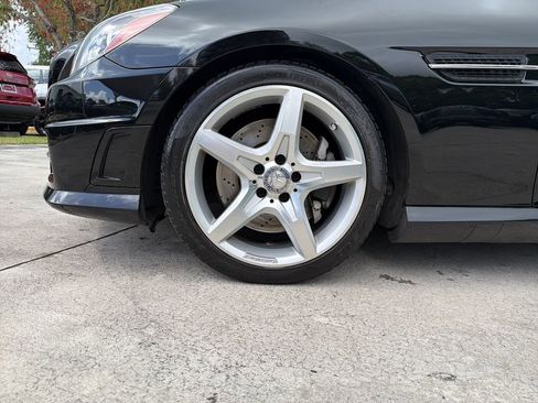 Used 2014 Mercedes-Benz SLK 350 image 11