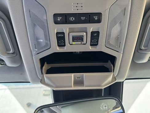 Used 2019 Toyota RAV4 XLE Premium image 27