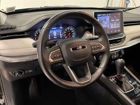 Used 2022 Jeep Compass Limited image 19