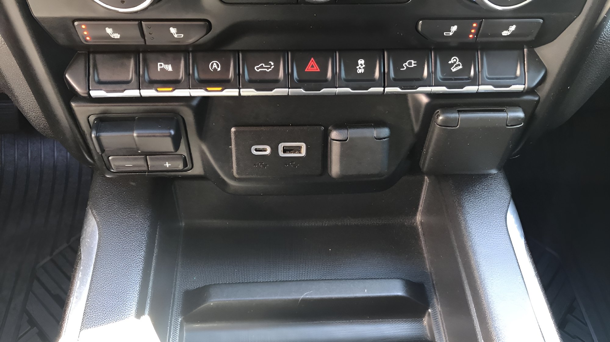 Used 2020 Chevrolet Silverado 1500 RST AWD/4WD image 30