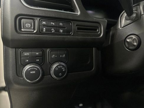 Used 2023 Chevrolet Tahoe Z71 w/ Luxury Package image 16