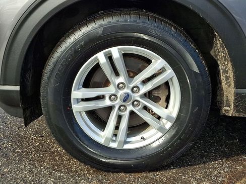 Used 2022 Ford Explorer XLT image 8