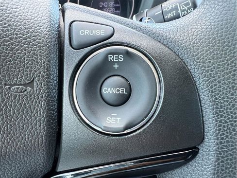 Used 2018 Honda HR-V EX image 33
