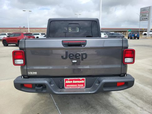 New 2025 Jeep Gladiator Sport AWD/4WD image 4