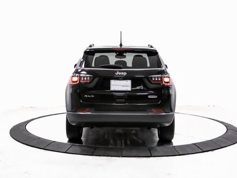 Used 2023 Jeep Compass Latitude image 6
