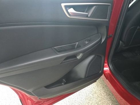 Used 2024 Ford Edge SEL AWD/4WD image 9