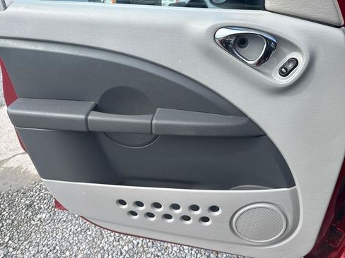 Used 2006 Chrysler PT Cruiser Limited FWD image 13
