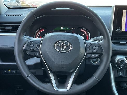 Used 2025 Toyota RAV4 XLE image 21