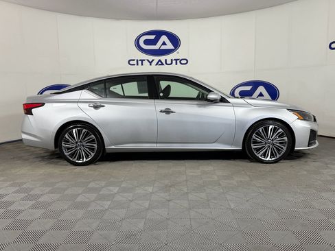 Used 2023 Nissan Altima 2.5 SL image 3