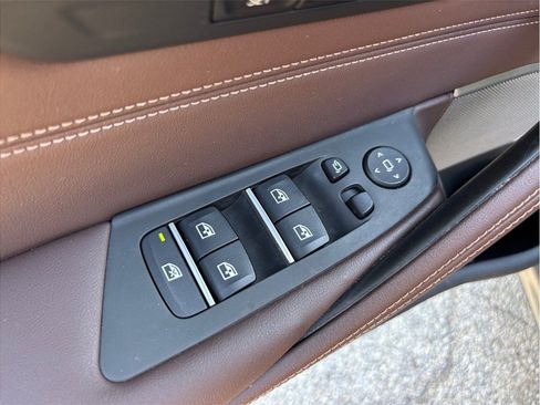 Used 2021 BMW M550i xDrive w/ Premium Package AWD/4WD image 26