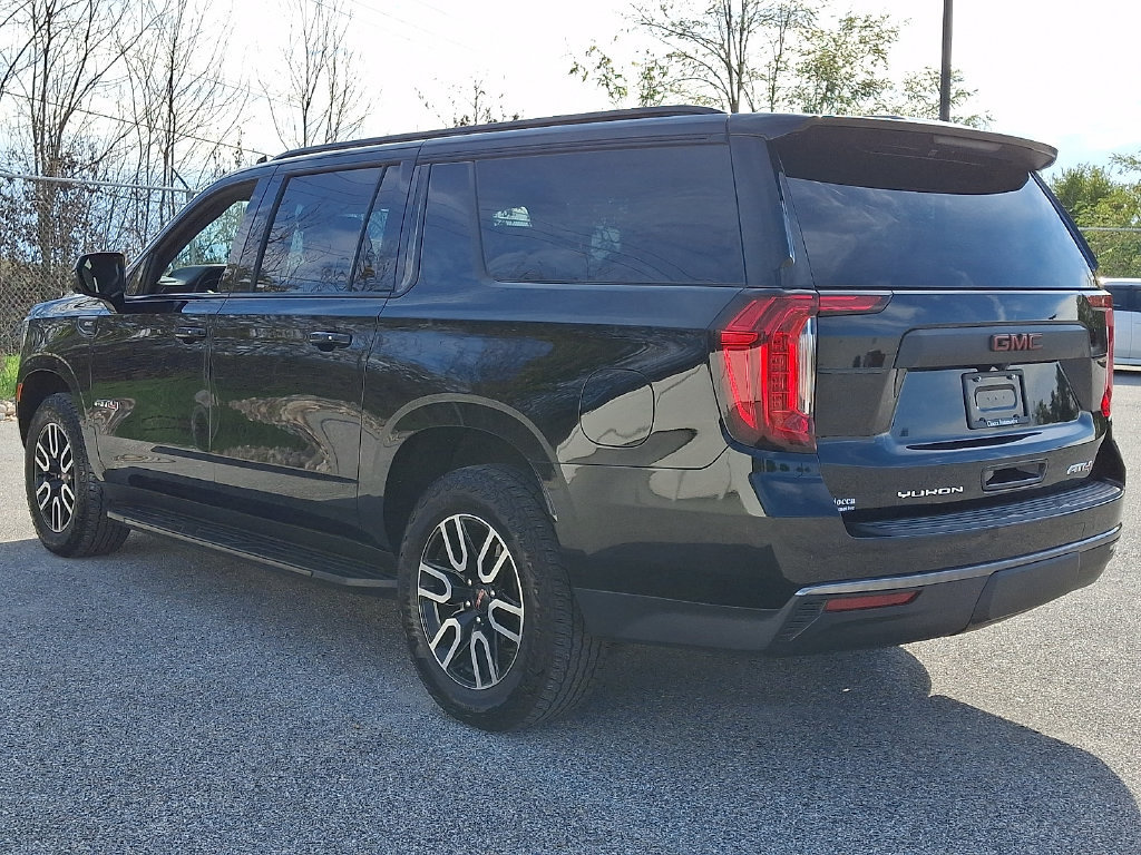 Used 2024 GMC Yukon XL AT4 w/ Technology Package AWD/4WD image 7
