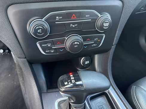 Used 2016 Dodge Charger SE w/ Power Sunroof Group image 23