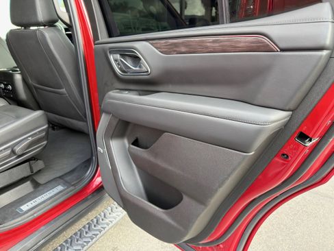 Used 2024 Chevrolet Tahoe Z71 w/ Luxury Package image 13