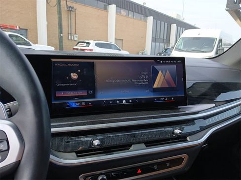 Used 2024 BMW X5 sDrive40i w/ M Sport Package image 13