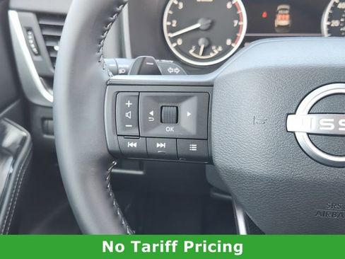 Certified 2025 Nissan Rogue SV image 27