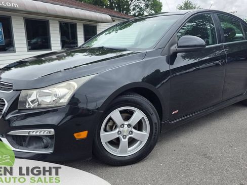 Used 2016 Chevrolet Cruze LT FWD image 1