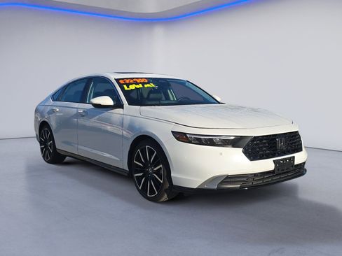 Used 2024 Honda Accord Touring image 6